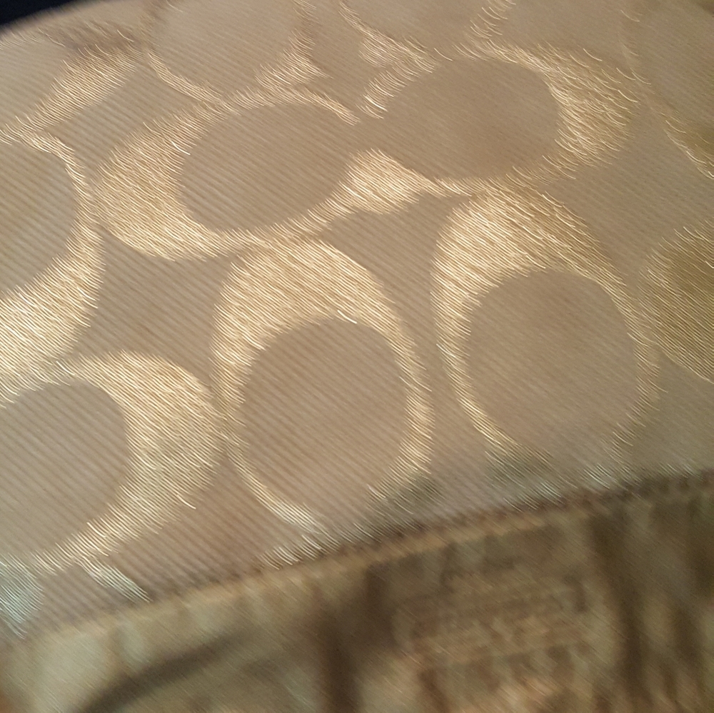 New Coach Handbag - Picture 6 of 9